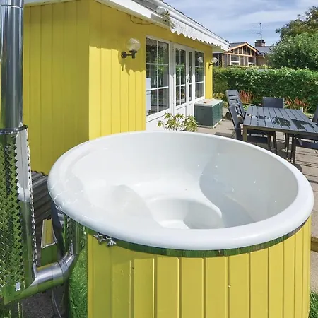 Two-bedroom In Holiday home *